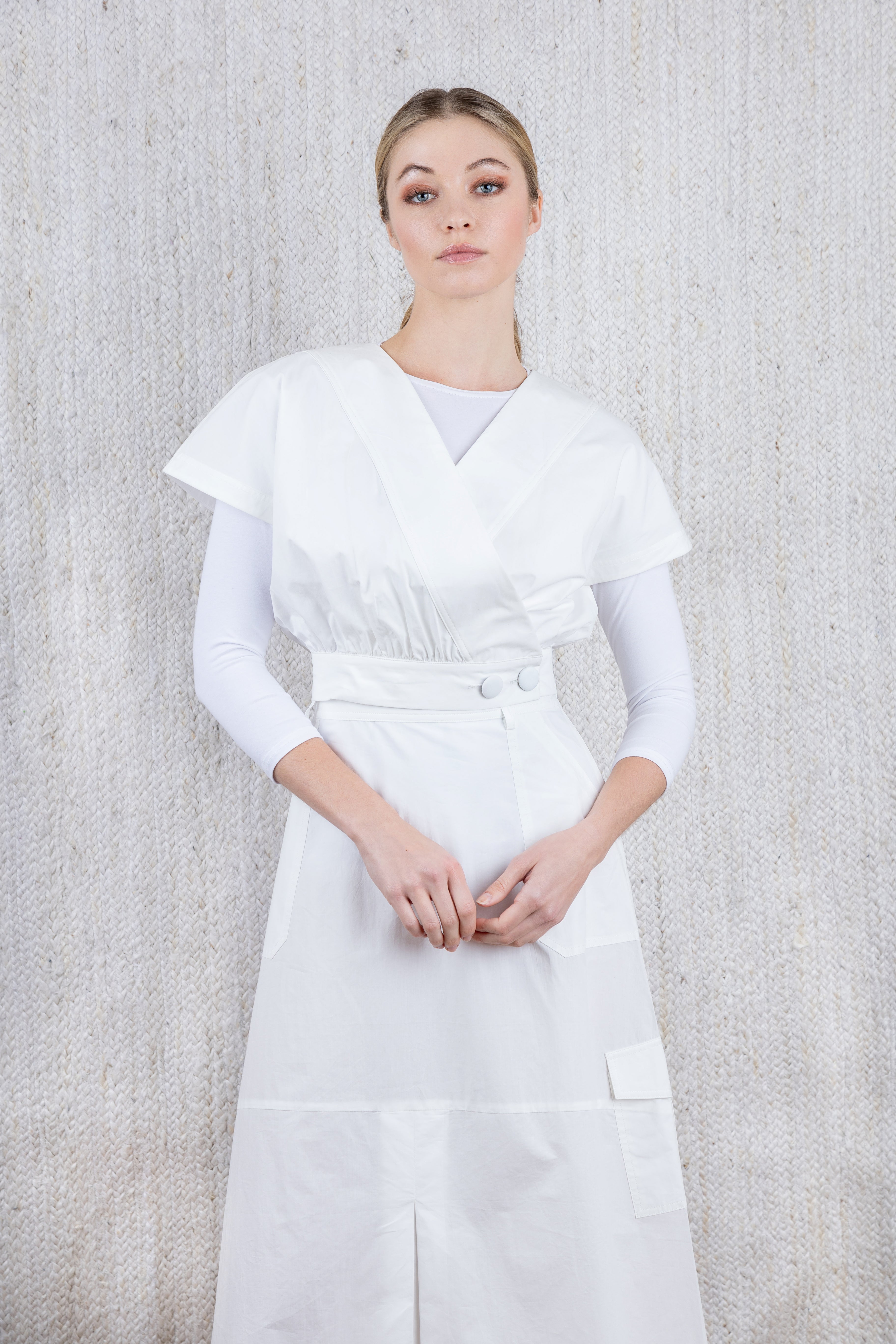 WHITE BLOUSON CROP TOP