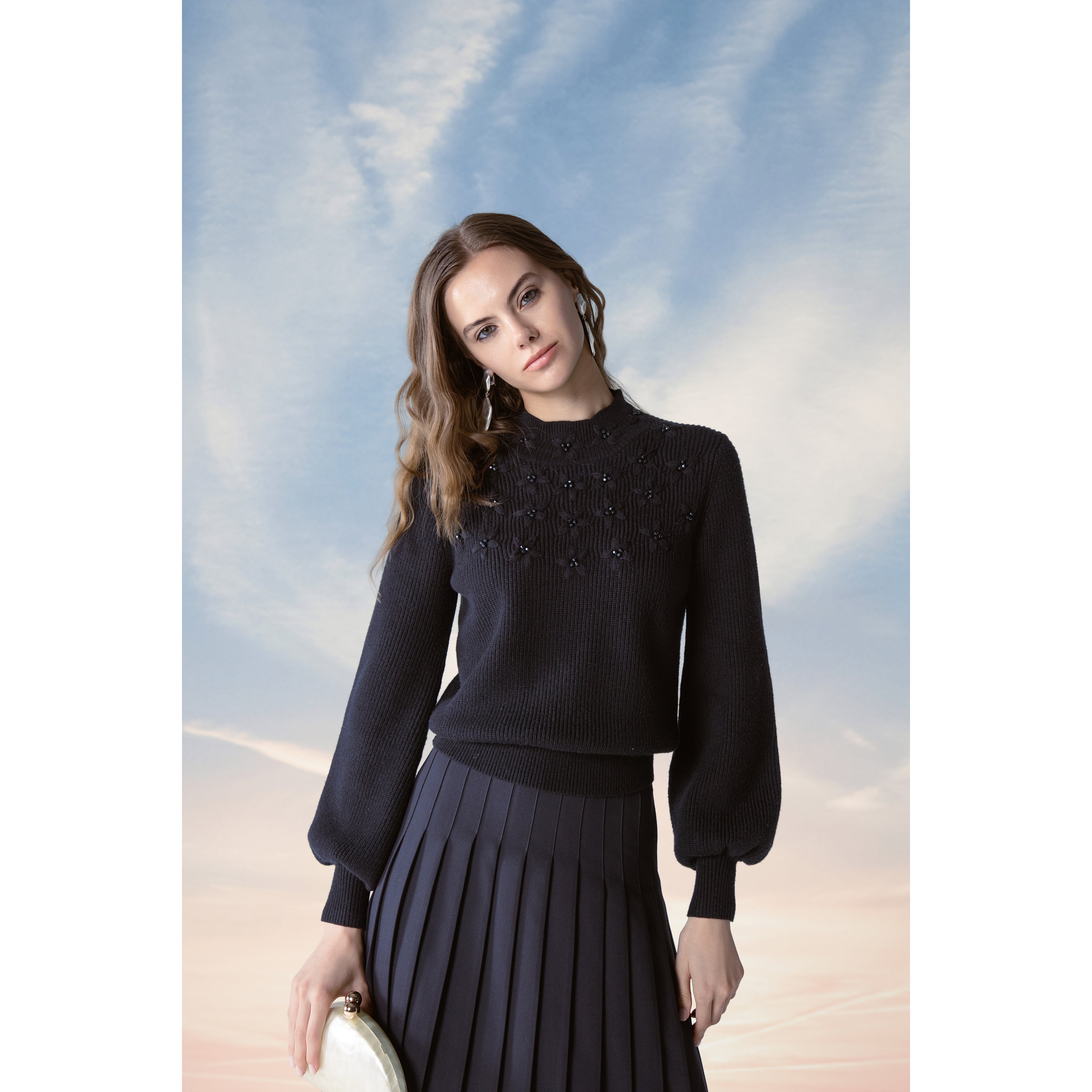 BLACK DOMA SWEATER