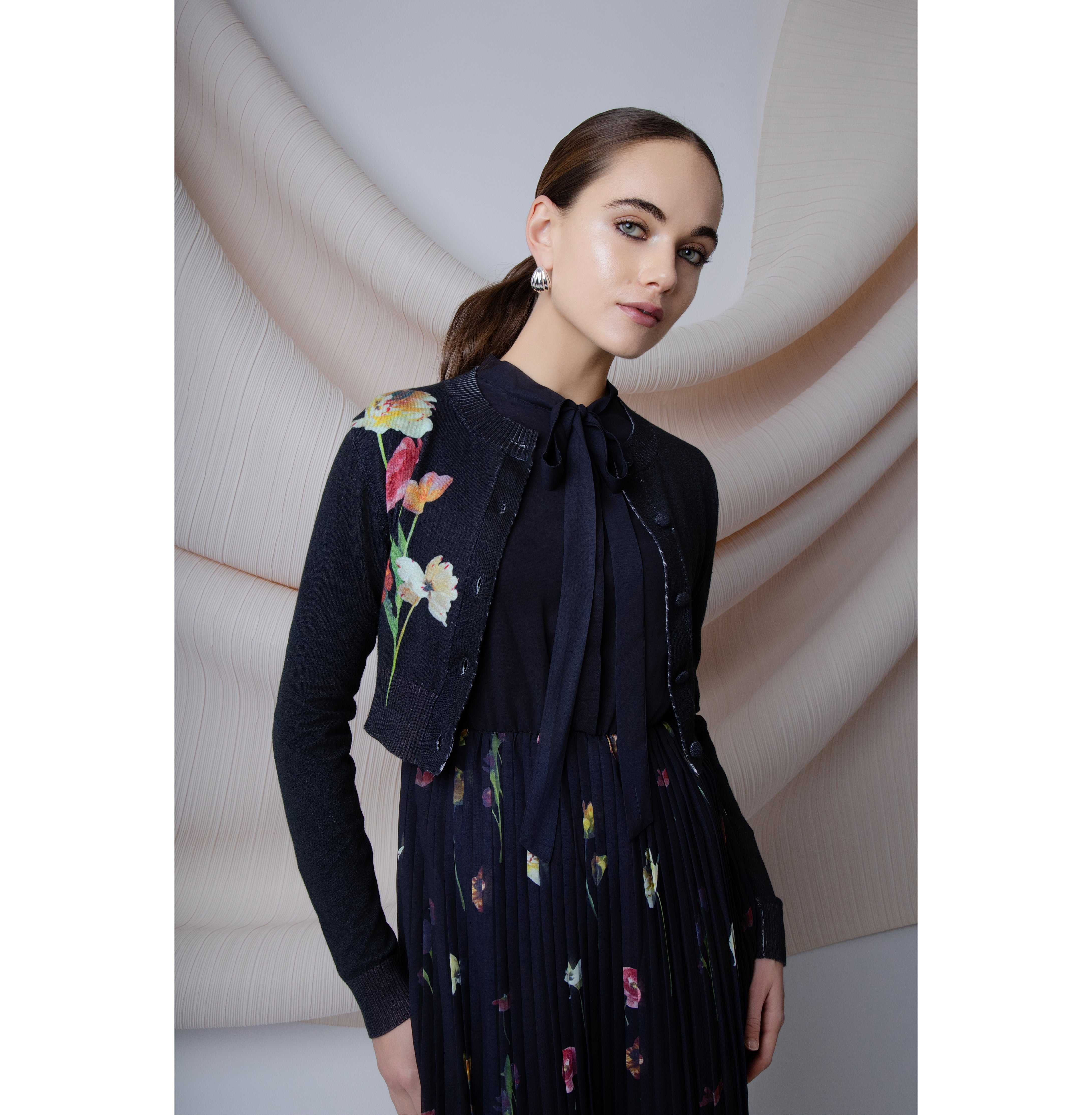 BLACK LILIA CARDIGAN