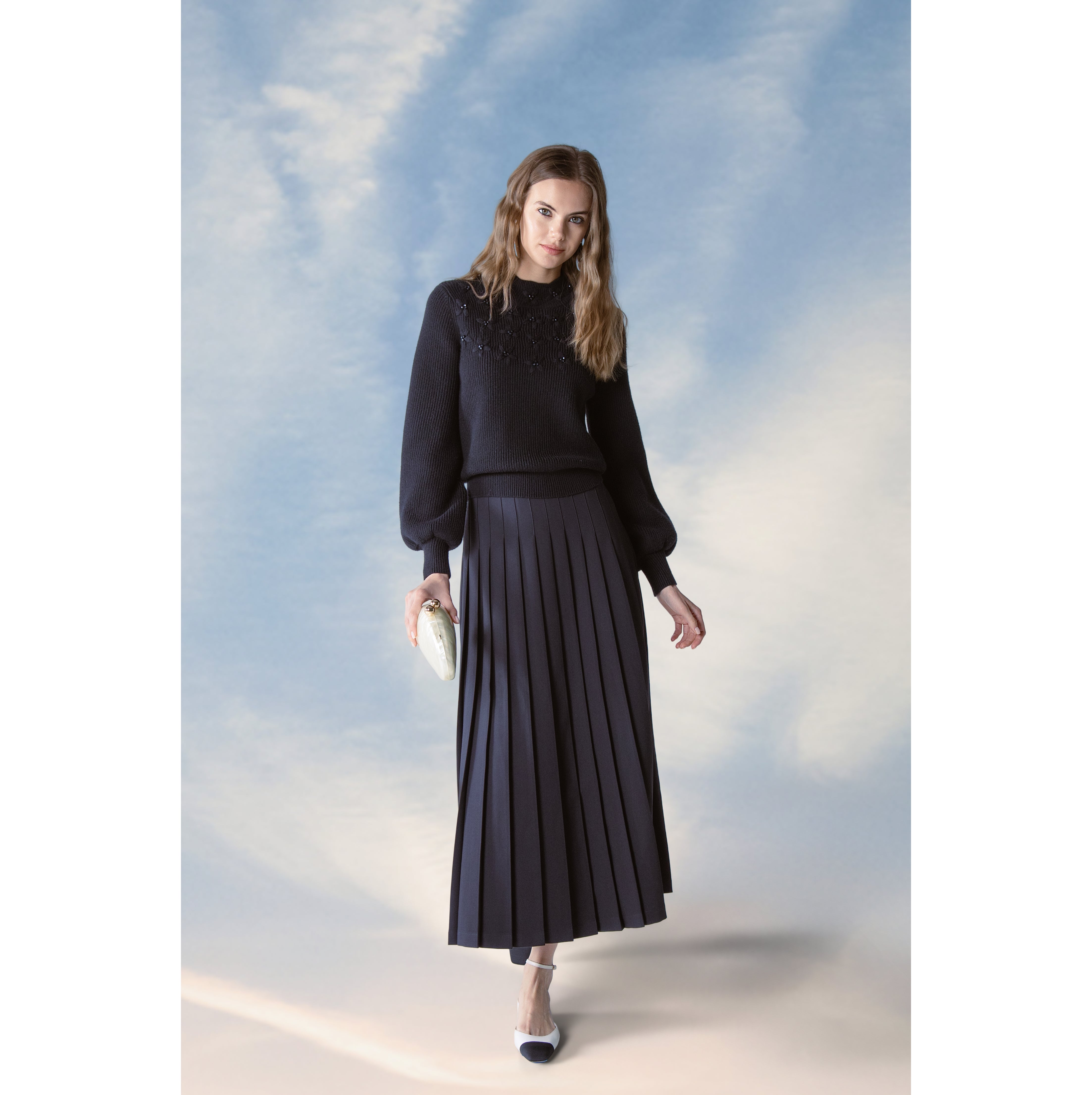 BLACK DOMA SWEATER