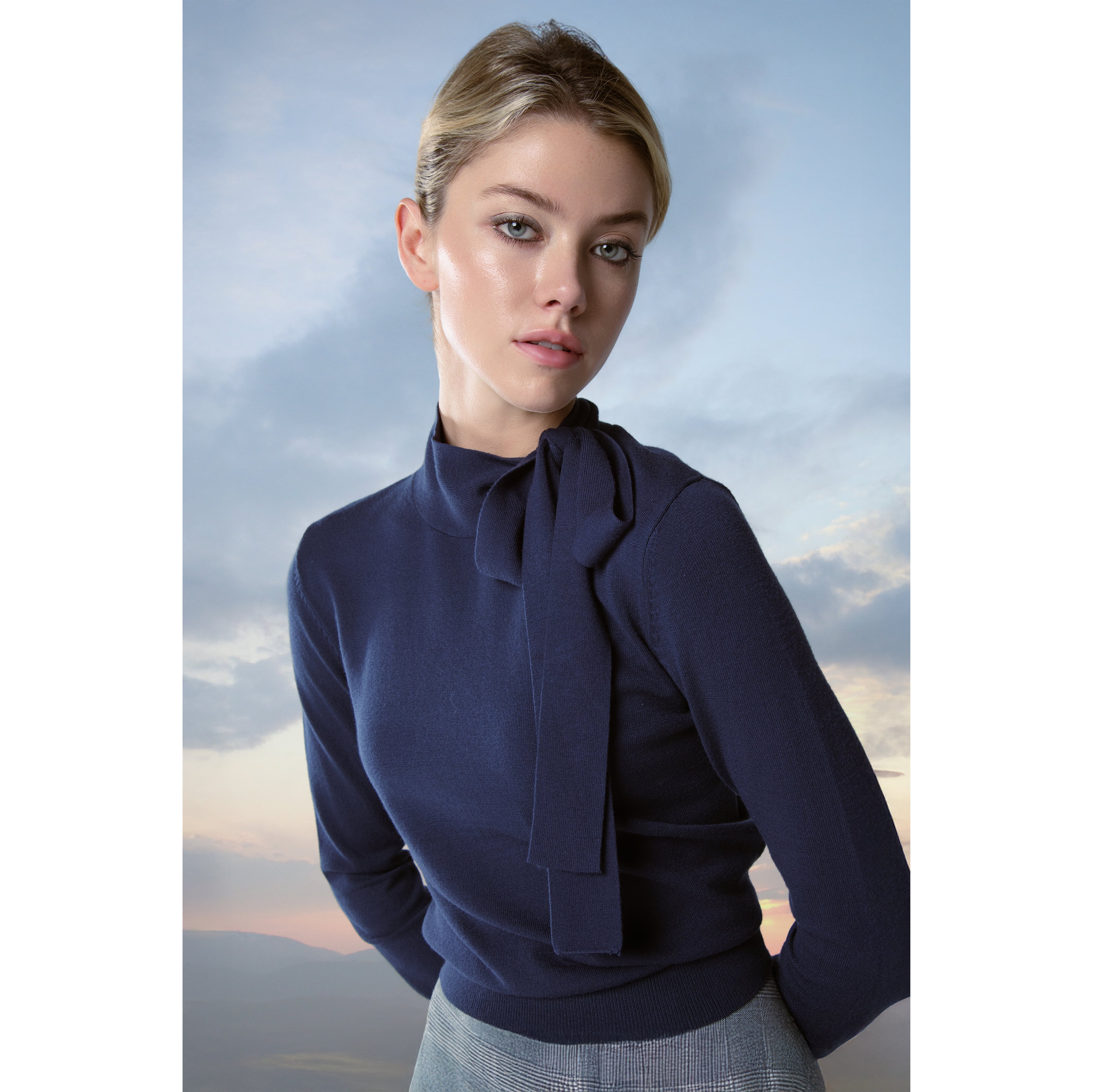 NAVY BOW SWEATER
