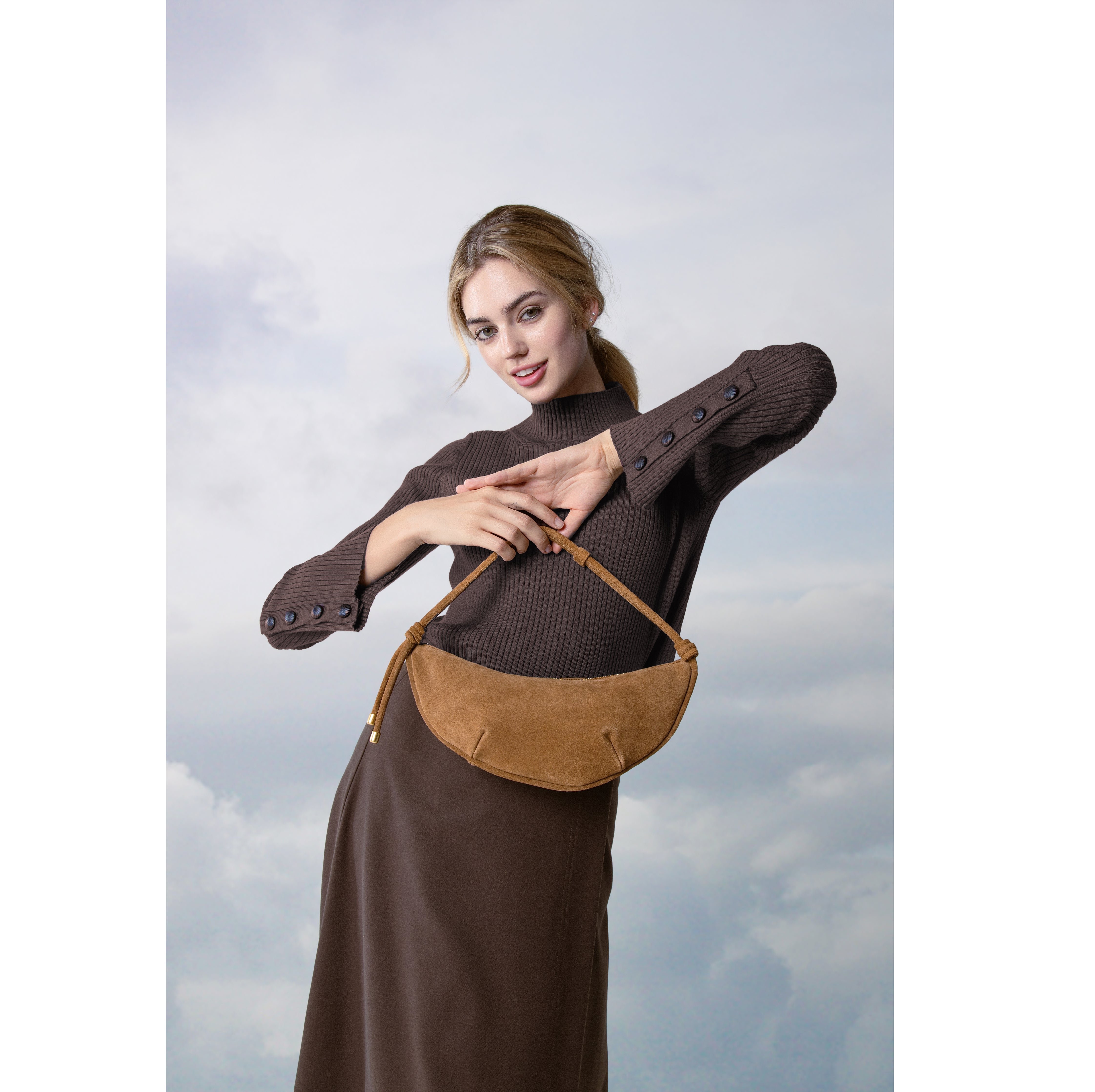 MOCHA GILDANA SWEATER