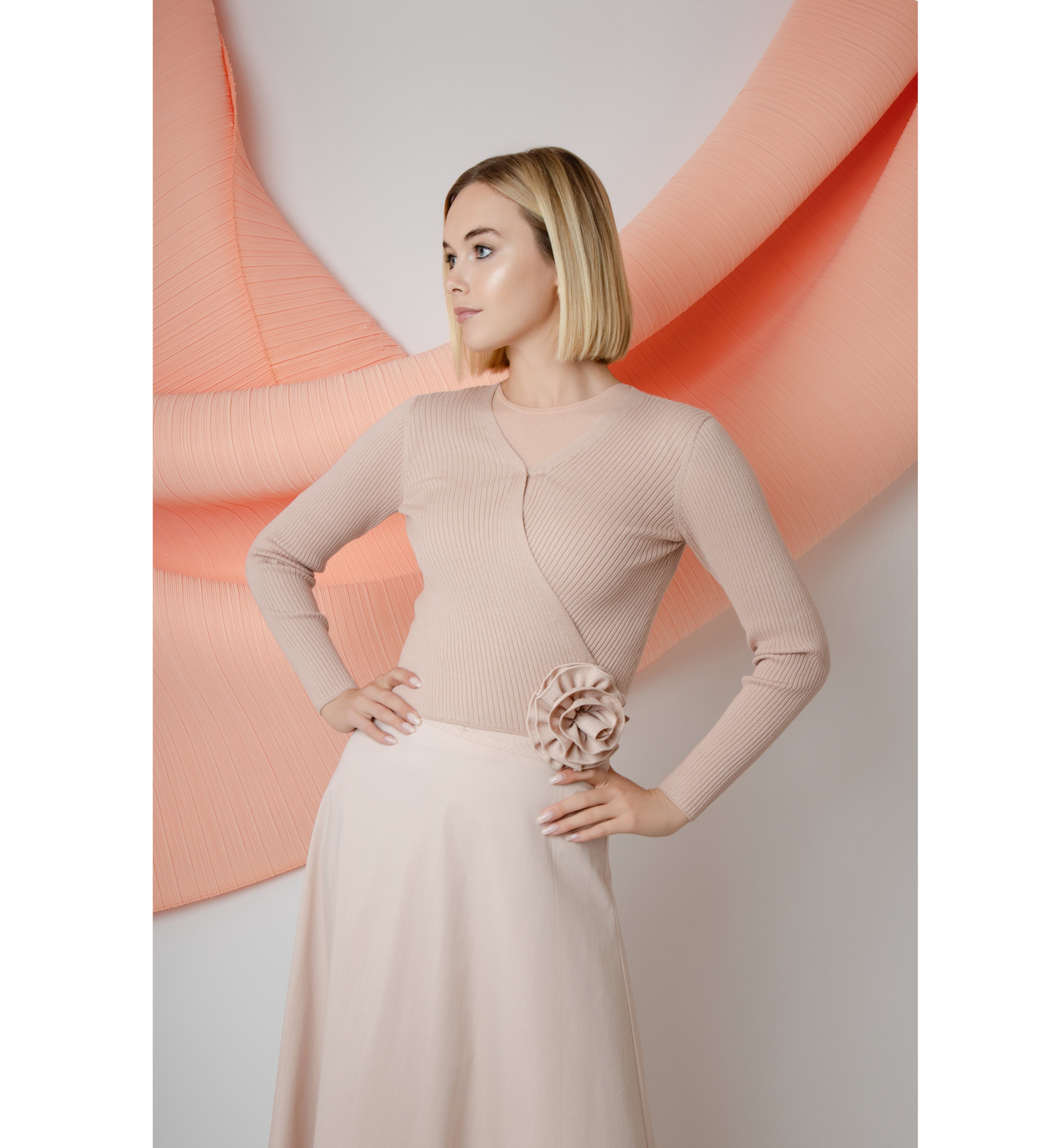 SHELL ROSETTE WRAP SWEATER