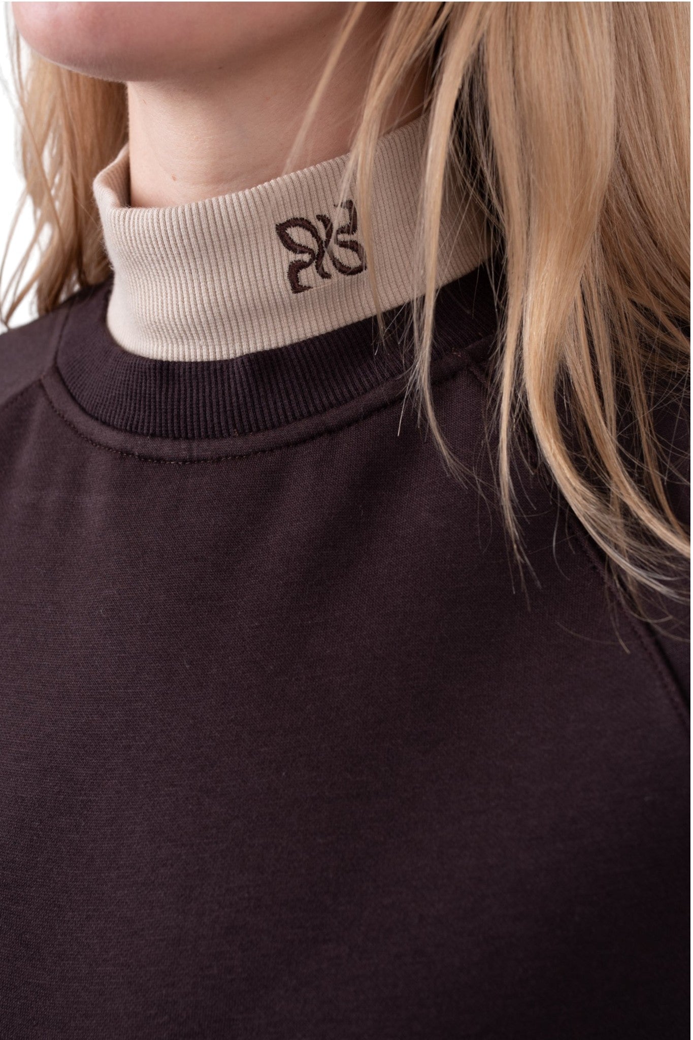 SELA SWEATSHIRT
