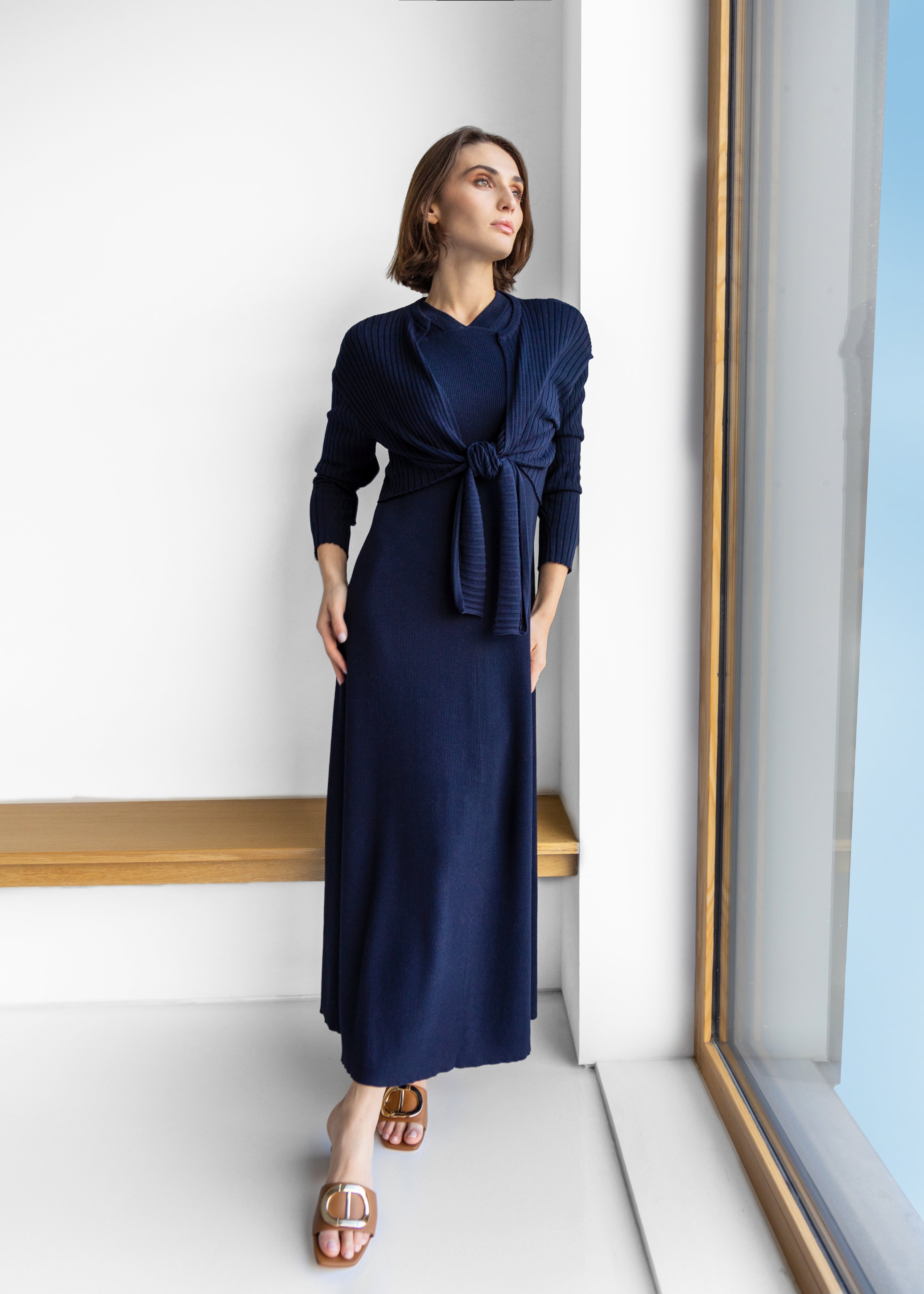 NAVY SLEEVELESS MIDI DRESS